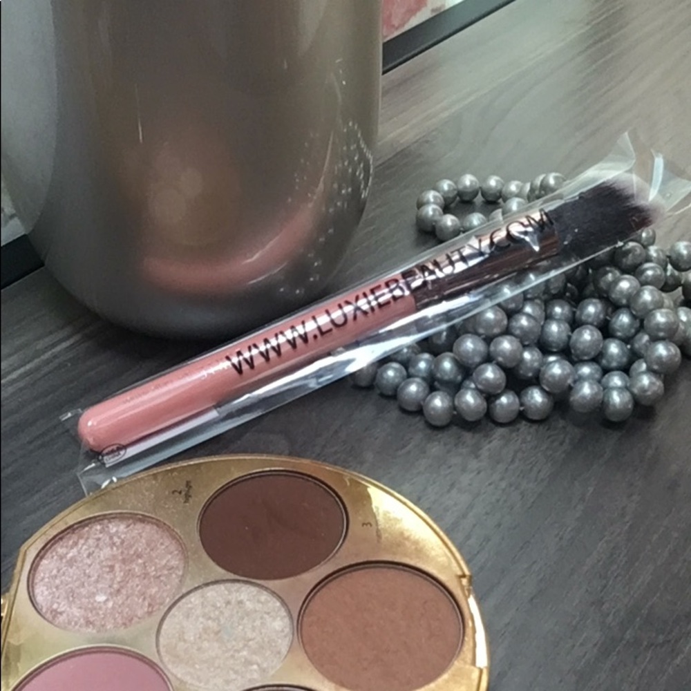 2/$25 Luxie Beauty Large Angled Brush - Rose Gold